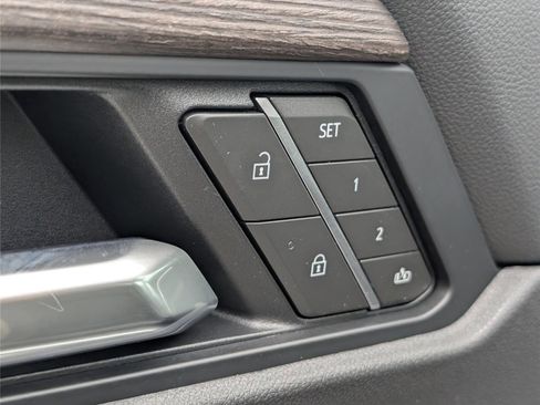 New 2026 GMC Acadia Denali w/ Super Cruise Package FWD image 32