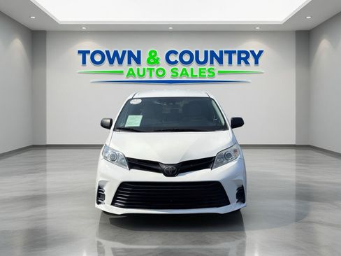 Used 2020 Toyota Sienna L FWD image 9