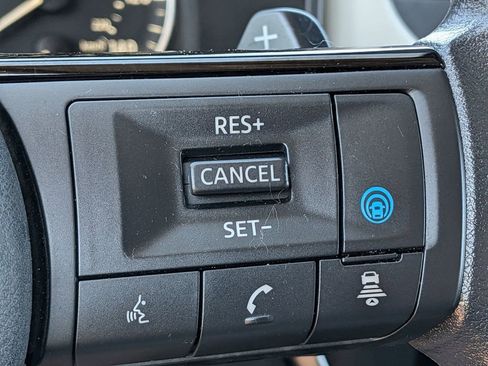Used 2023 Nissan Rogue SV AWD/4WD image 14