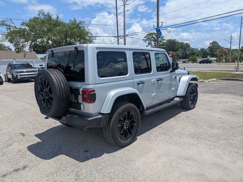Used 2023 Jeep Wrangler Unlimited Sahara AWD/4WD image 3