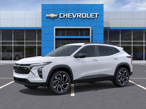 New 2026 Chevrolet Trax RS w/ Driver Confidence Package FWD image 2