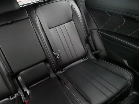 Used 2024 Volkswagen Tiguan SE R-Line w/ MDO Package, Two-Row AWD/4WD image 14