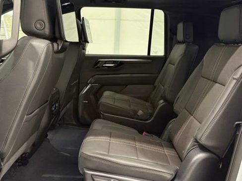 New 2026 Chevrolet Suburban High Country image 19