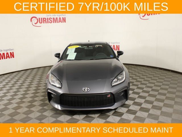Used 2025 Toyota GR86 RWD image 12