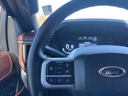 Used 2024 Ford Expedition Limited image 17