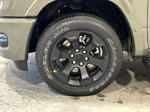 New 2026 RAM 1500 4x4 Crew Cab image 11