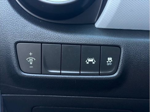 Used 2019 Hyundai Kona SE AWD/4WD image 20