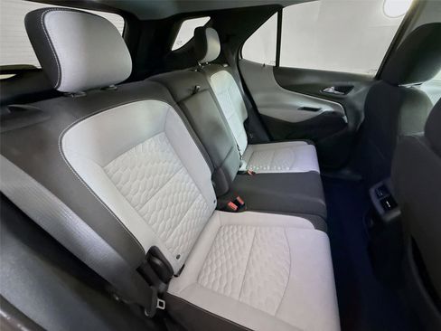 Used 2018 Chevrolet Equinox LS FWD image 16