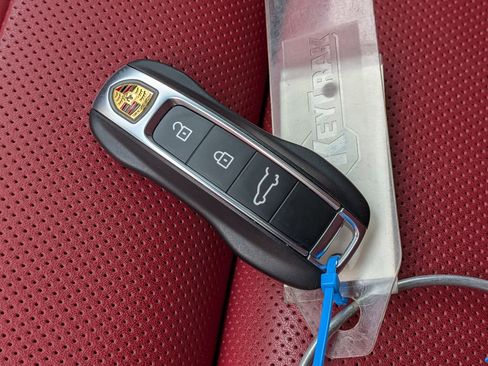 Certified 2026 Porsche Cayenne E-Hybrid Coupe AWD/4WD image 41
