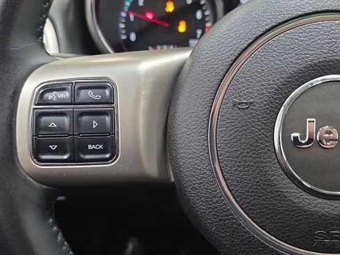 Used 2011 Jeep Grand Cherokee Limited AWD/4WD image 16