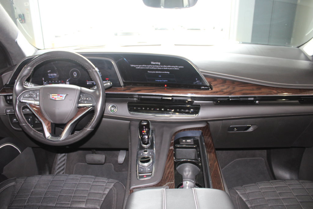Used 2023 Cadillac Escalade ESV Sport Platinum w/ LPO, ONYX Package AWD/4WD image 12
