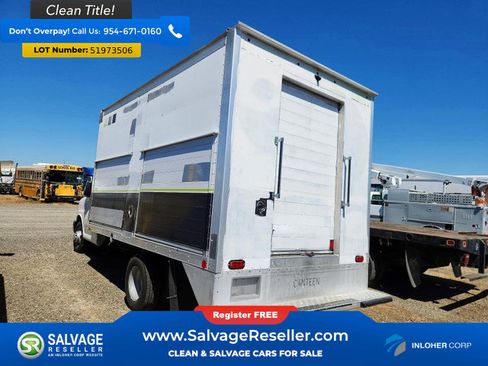 Used 2016 Chevrolet Express 4500 RWD image 3