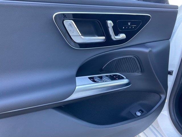 Used 2025 Mercedes-Benz E 350 4MATIC Sedan image 33