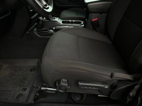 Used 2023 Jeep Wrangler Unlimited Sport image 11