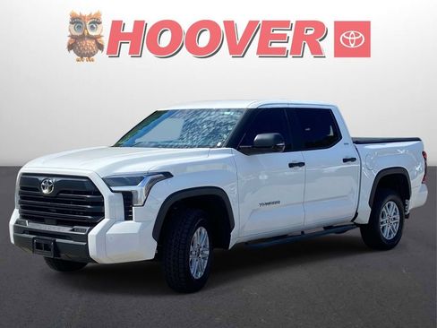 Used 2024 Toyota Tundra SR5 w/ SR5 Convenience Package AWD/4WD image 9
