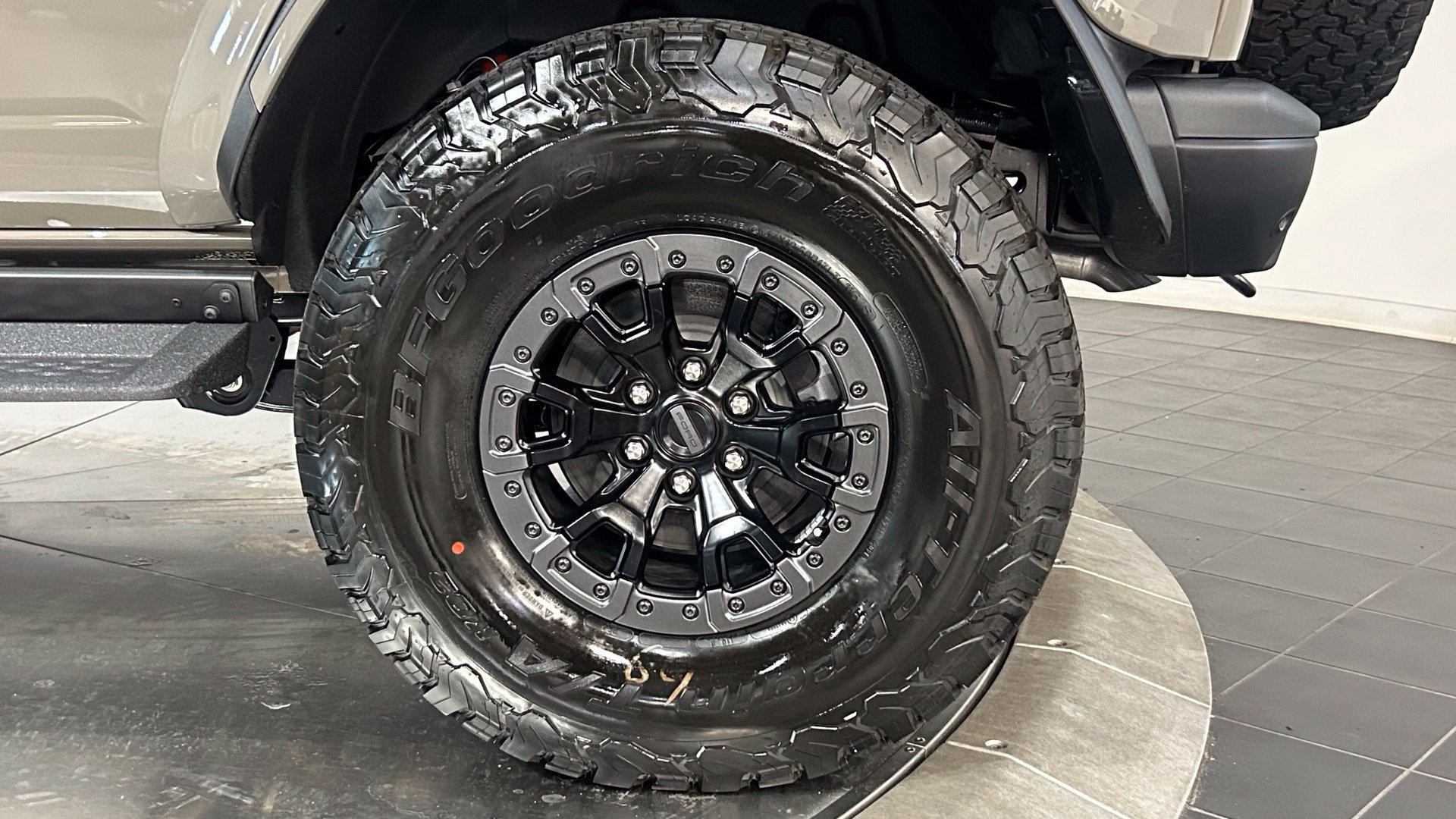 New 2026 Ford Bronco Raptor w/ Interior Carbon Fiber Pack AWD/4WD image 29