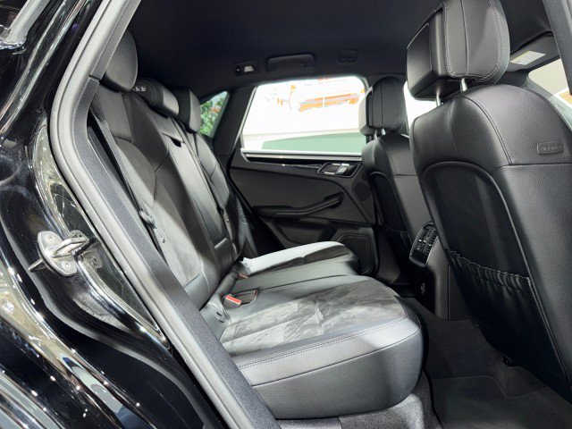 Used 2018 Porsche Macan AWD/4WD image 49