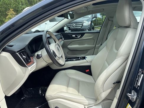 Used 2022 Volvo S60 T8 R-Design Expression w/ Advanced Package image 35