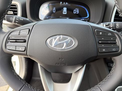 New 2026 Hyundai Venue SEL FWD image 19