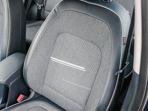 Used 2020 Hyundai Venue image 26