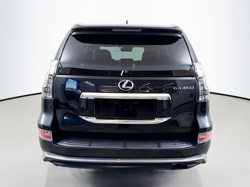 Used 2023 Lexus GX 460 Luxury w/ Sport Design Package AWD/4WD image 6
