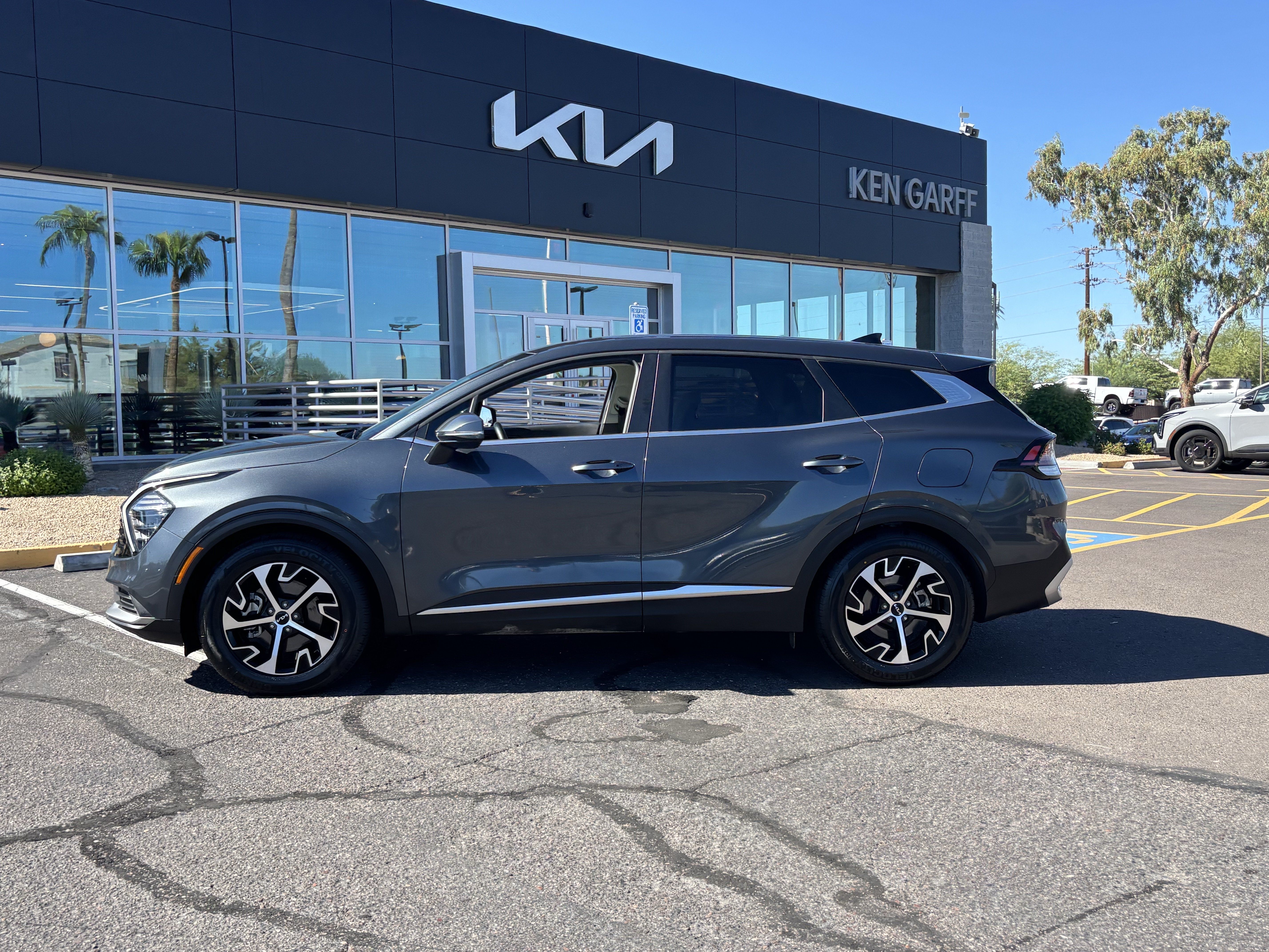 Certified 2025 Kia Sportage EX FWD image 5