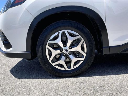 Used 2024 Subaru Forester Premium AWD/4WD image 34