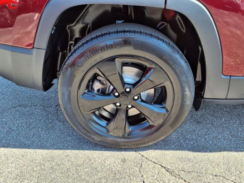 Used 2020 Jeep Cherokee Latitude Plus image 36