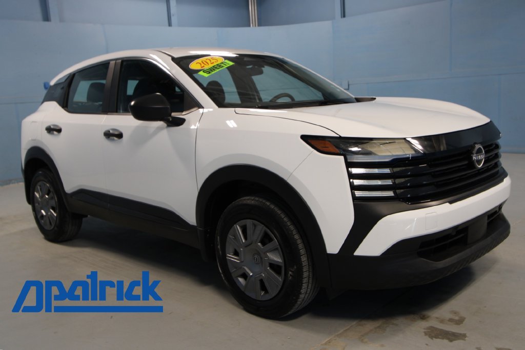 Used 2025 Nissan Kicks S FWD image 1