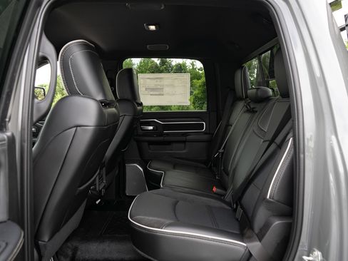 New 2026 RAM 4500 4x4 Crew Cab DRW w/ Laramie Trim Package image 39