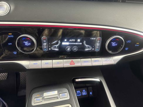 Used 2023 Genesis GV70 2.5T w/ Advanced Package image 16