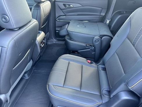 Used 2025 Chevrolet Traverse High Country w/ LPO, Floor Liner Package image 15