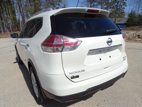 Used 2016 Nissan Rogue SV image 6