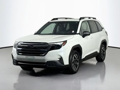 Certified 2025 Subaru Forester Premium AWD/4WD image 4