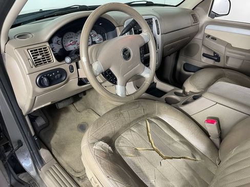 Used 2002 Mercury Mountaineer AWD V8 image 3