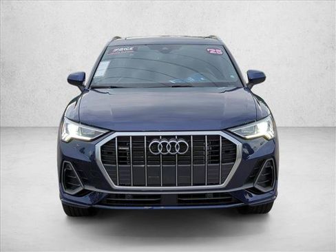 Used 2025 Audi Q3 2.0T Premium AWD/4WD image 2