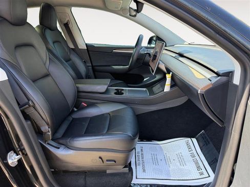 Used 2022 Tesla Model Y Performance image 16