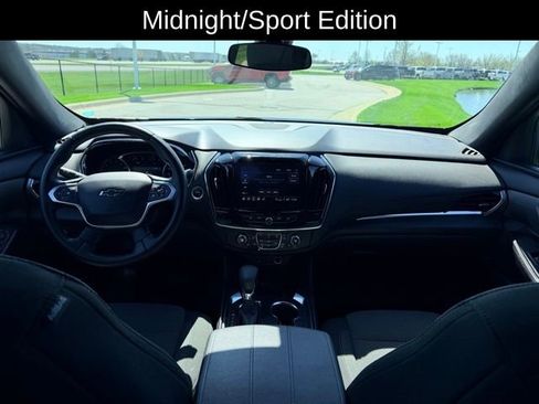 Used 2023 Chevrolet Traverse LT w/ Midnight/Sport Edition image 7