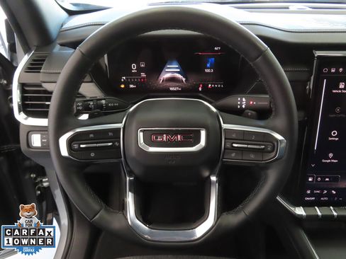 Used 2025 GMC Acadia Elevation image 17