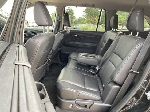 Used 2021 Honda Pilot Touring image 16