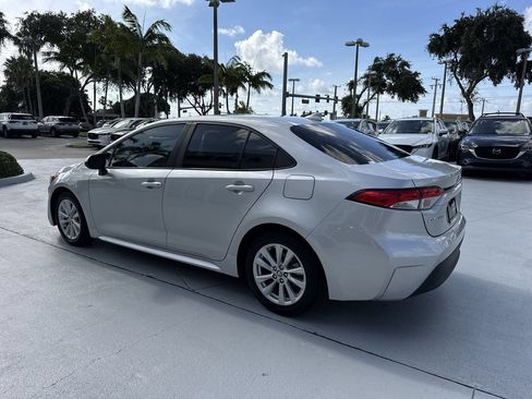 Used 2023 Toyota Corolla LE w/ LE Convenience Package FWD image 12