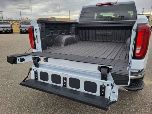 New 2026 GMC Sierra 1500 SLT w/ SLT Premium Package image 7