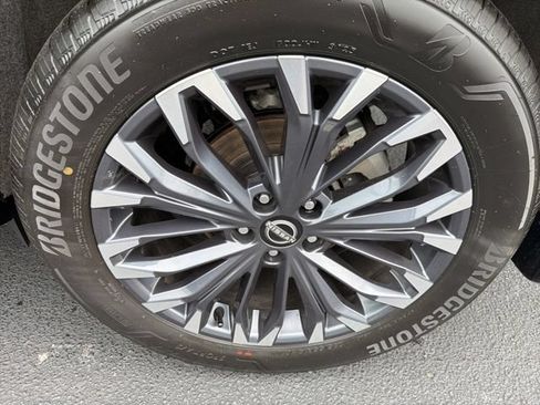 Used 2026 Nissan Rogue Platinum w/ Platinum Premium Package AWD/4WD image 32