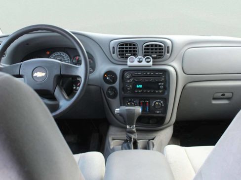 Used 2006 Chevrolet TrailBlazer LS AWD/4WD image 8