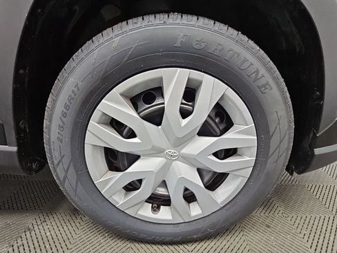 Used 2022 Toyota Corolla Cross L FWD image 43