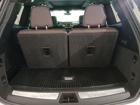 Used 2022 Cadillac XT6 Premium Luxury w/ Technology Package AWD/4WD image 9