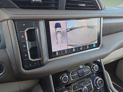 Used 2021 GMC Yukon Denali w/ Advanced Technology Package image 19
