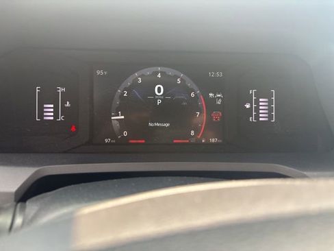 Used 2025 Toyota 4Runner SR5 AWD/4WD image 9