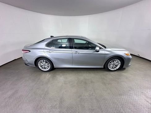 Used 2020 Toyota Camry XLE w/ Navigation Package FWD image 2