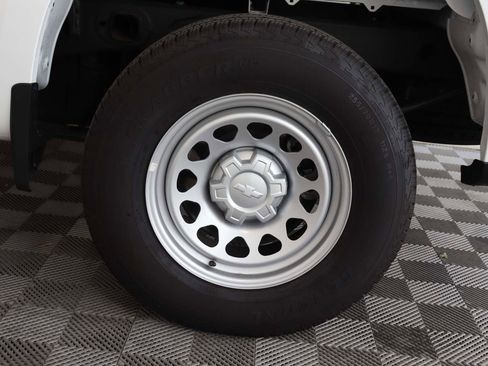 Certified 2025 Chevrolet Silverado 1500 W/T image 16